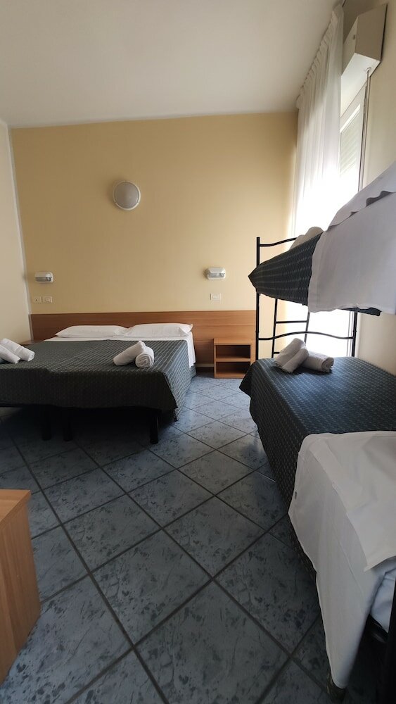 Фото Hotel Corona