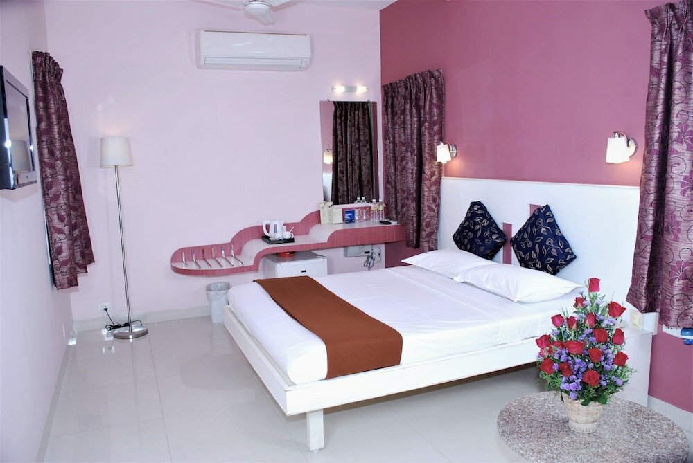Фото Hotel Pandian