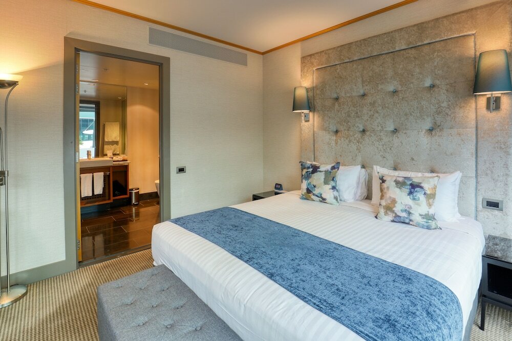 Фото Marsden Viaduct Hotel