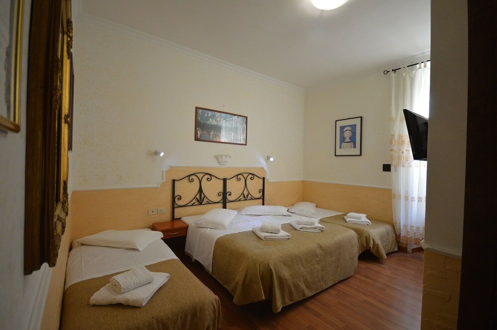 Фото Hotel Alexis