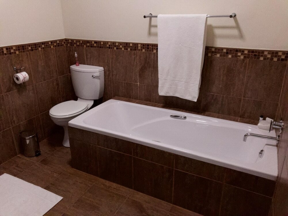 Фото The Hedge Guesthouse