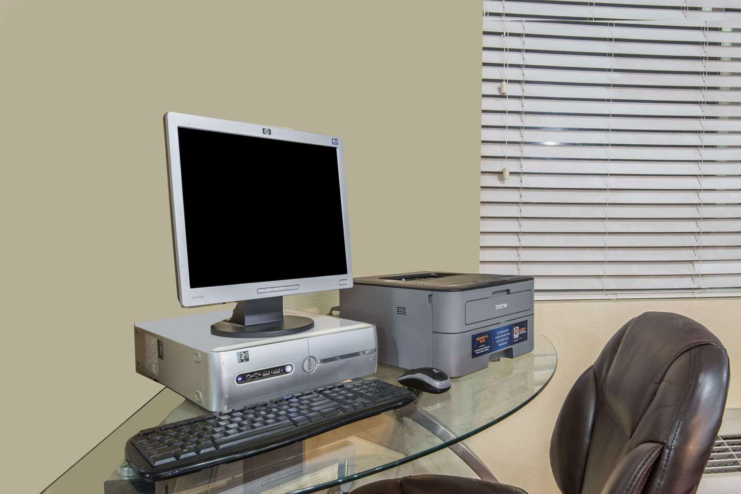 Фото Days Inn by Wyndham Kansas City International Airport