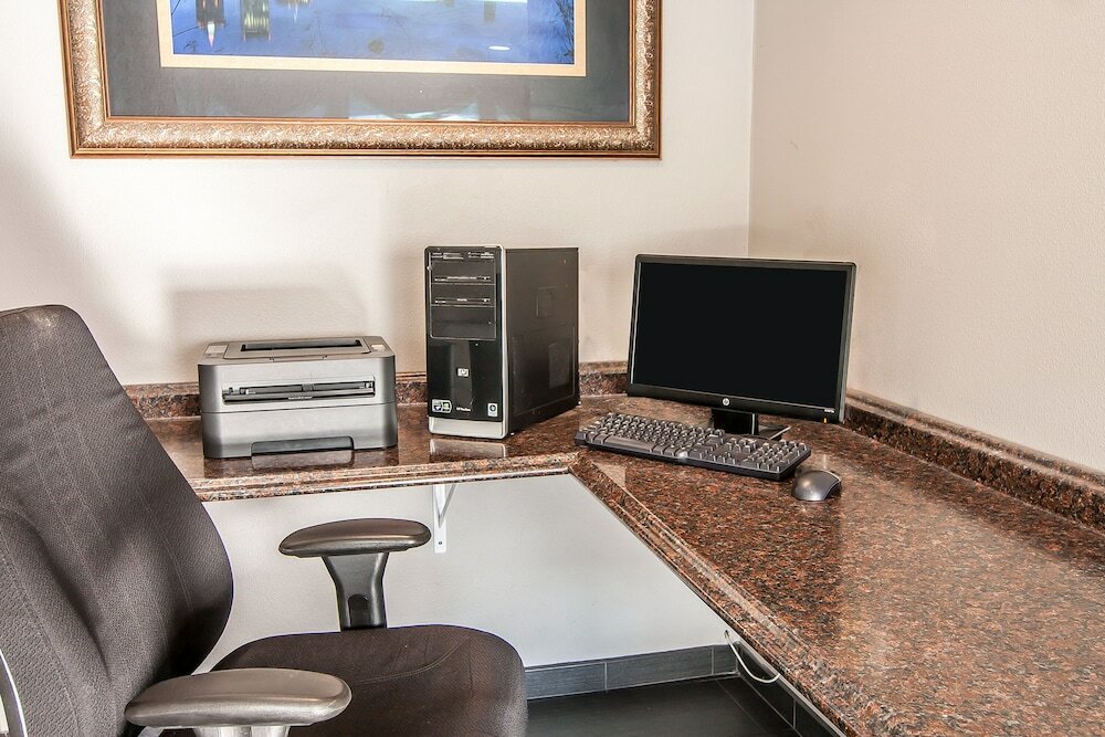 Фото Quality Inn Downtown Convention Center