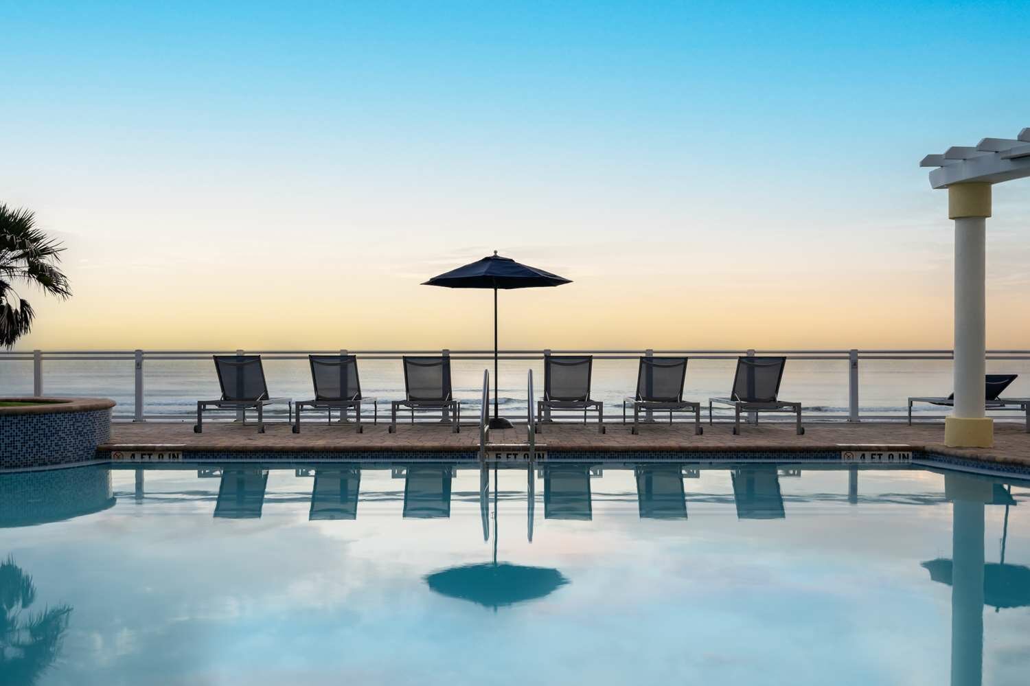 Фото Hilton Garden Inn Daytona Beach Oceanfront