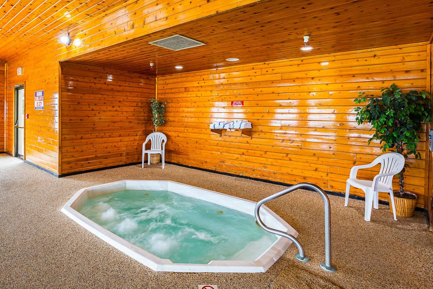 Фото Quality Inn Mitchell