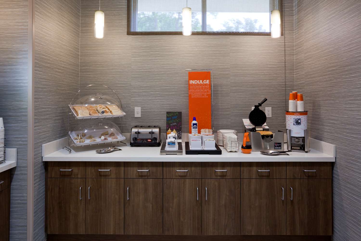 Фото Hampton Inn Spicer Green Lake