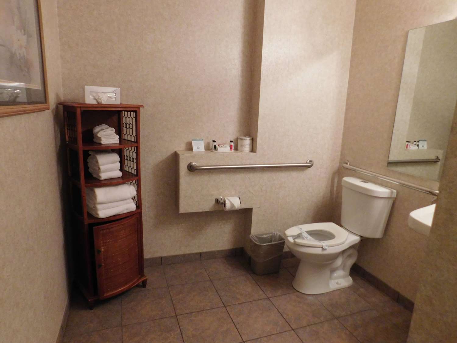 Фото Days Inn by Wyndham Novato/San Francisco