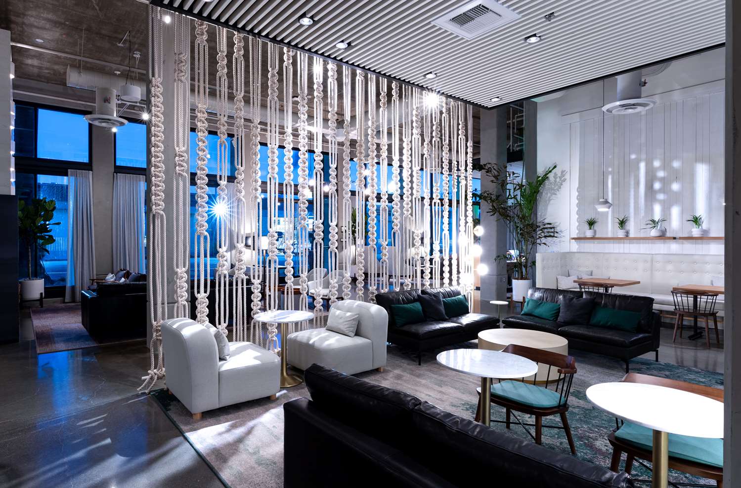 Фото The Fort Sutter Sacramento, Tapestry Collection by Hilton