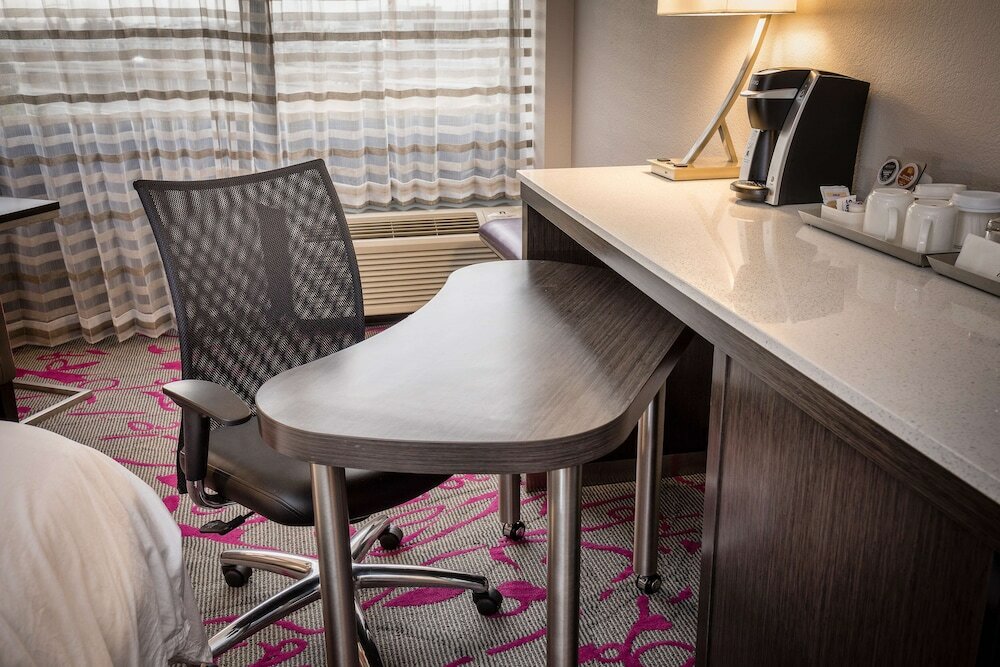 Фото Radisson Hotel Oakland Airport