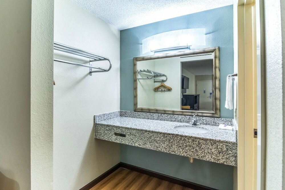 Фото Motel 6 Kenly, Nc