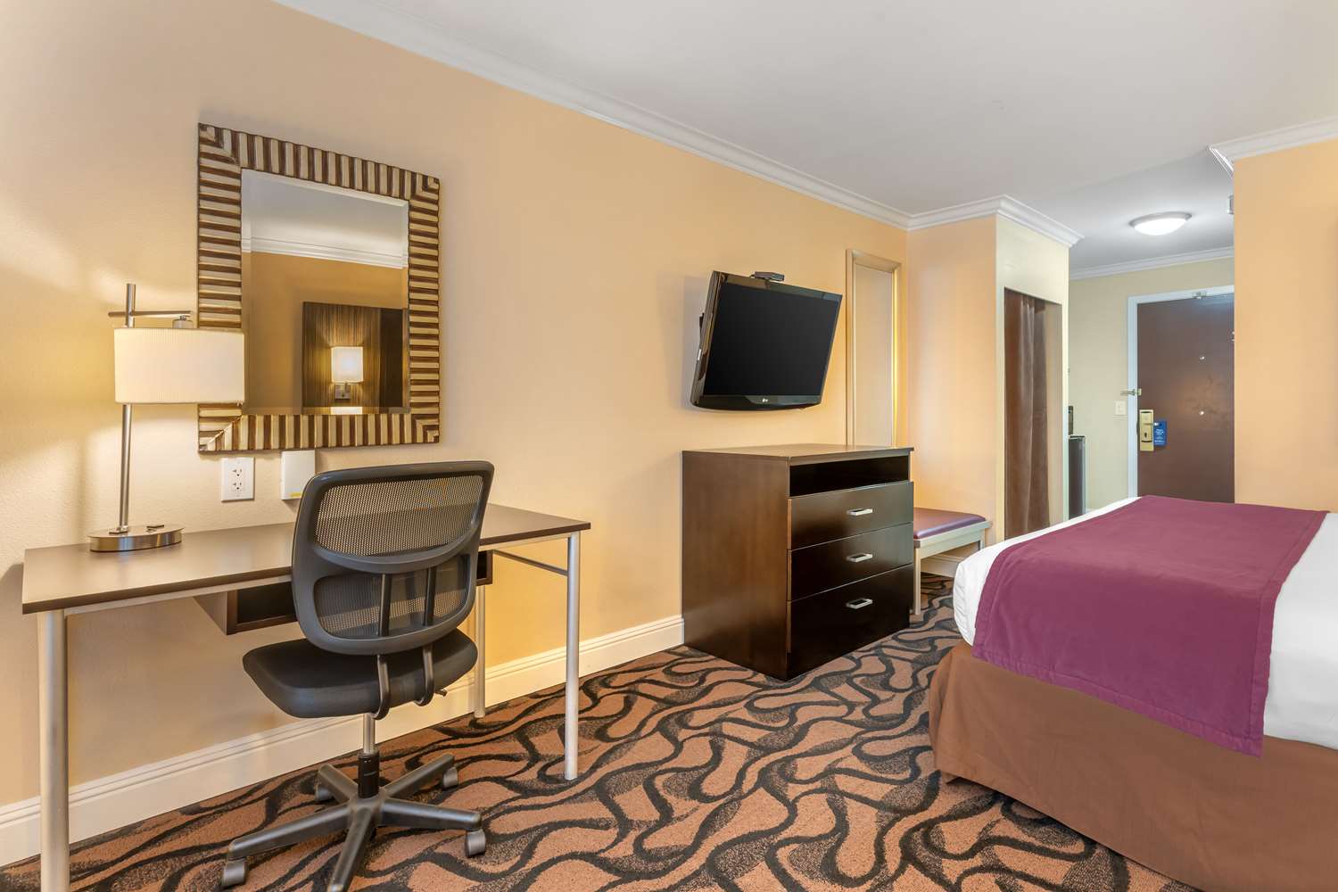 Фото Best Western Plus Airport Plaza