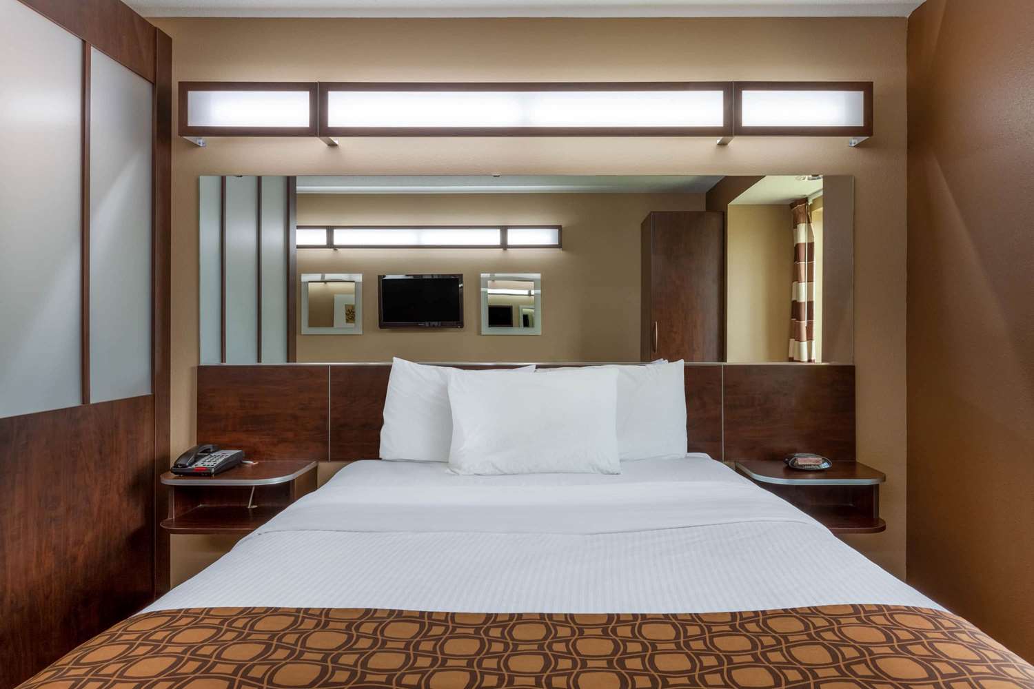 Фото Microtel Inn & Suites by Wyndham Columbia/At Fort Jackson