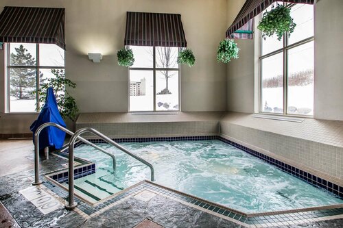 Гостиница Comfort Suites Madison West в Миддлтоне