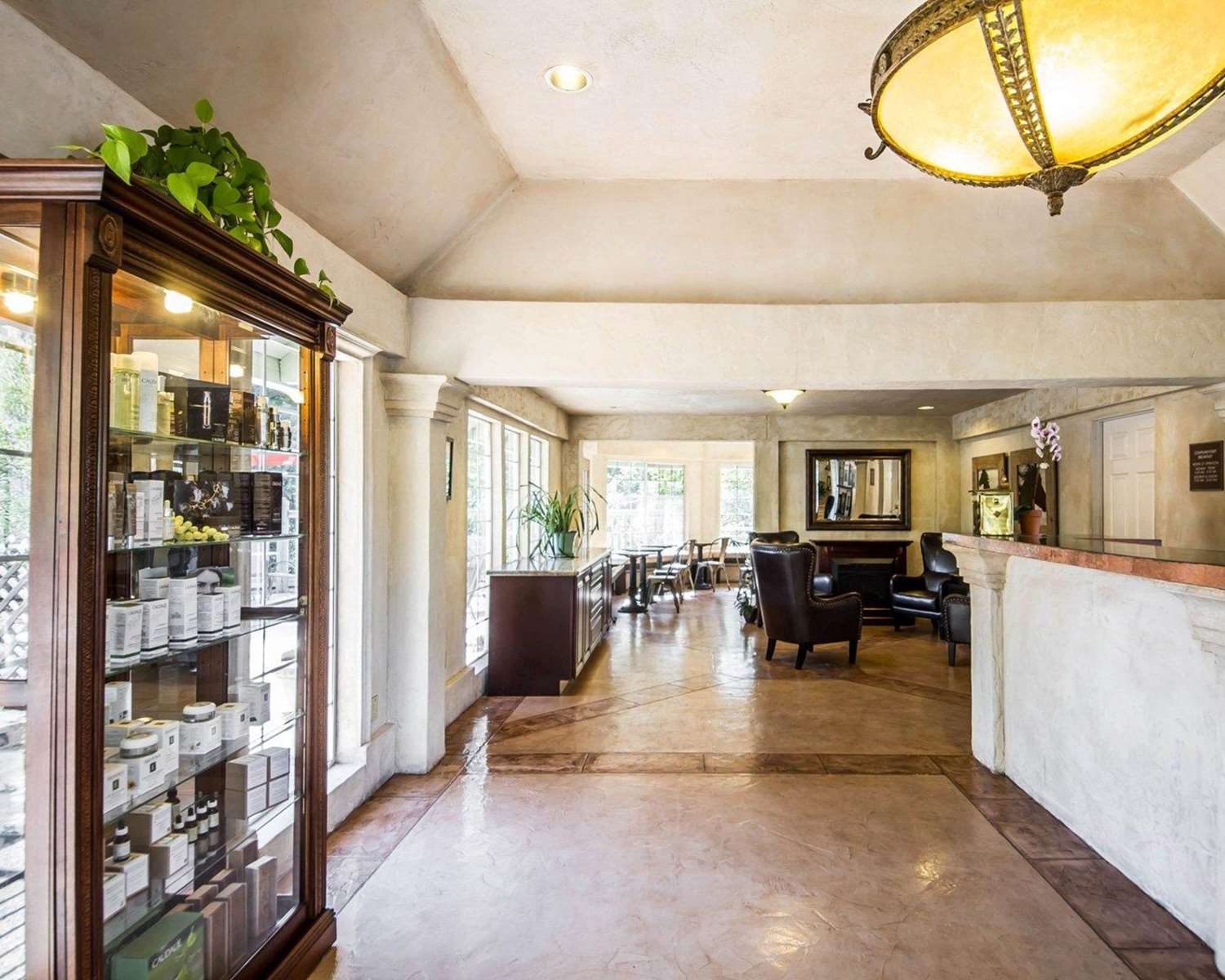 Фото Baechtel Creek Inn, Ascend Hotel Collection