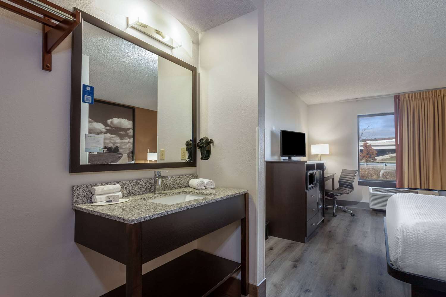 Фото Super 8 by Wyndham Wausau