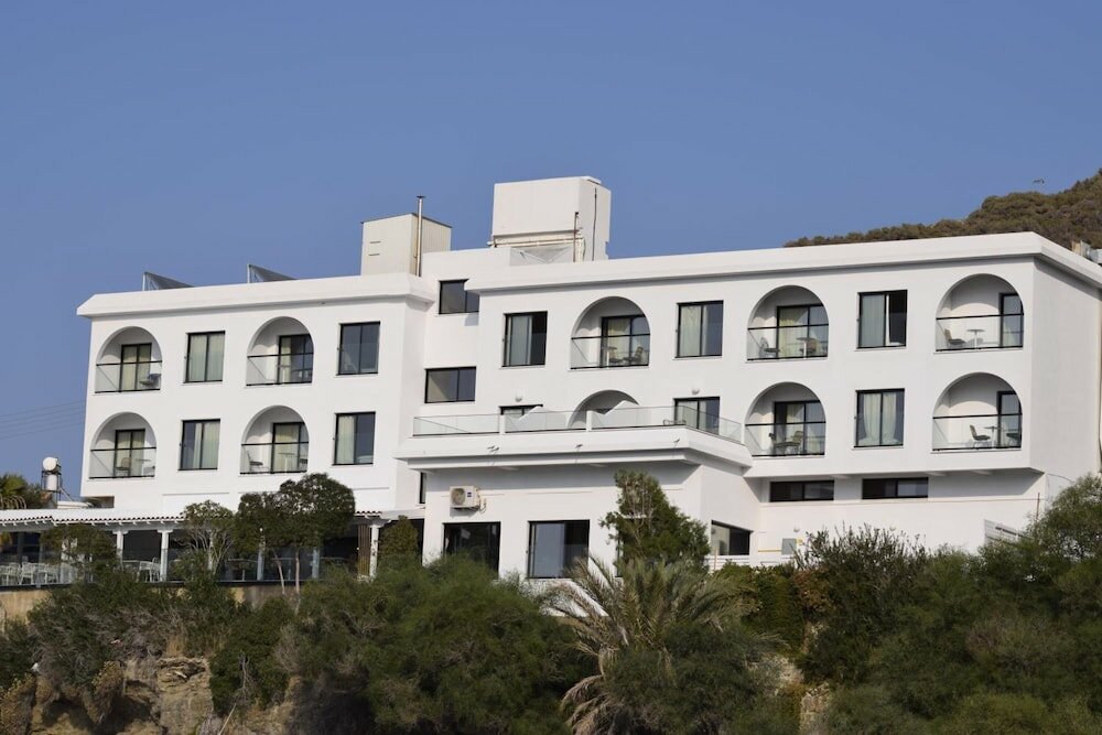Фото E. J. Pyrgos Bay Hotel