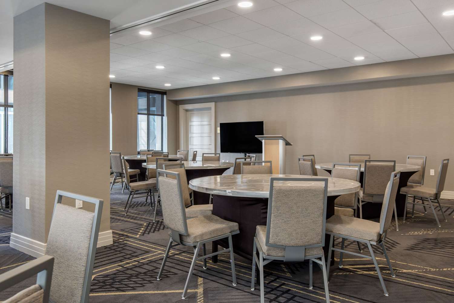 Фото Renaissance Saint Elm Dallas Downtown Hotel