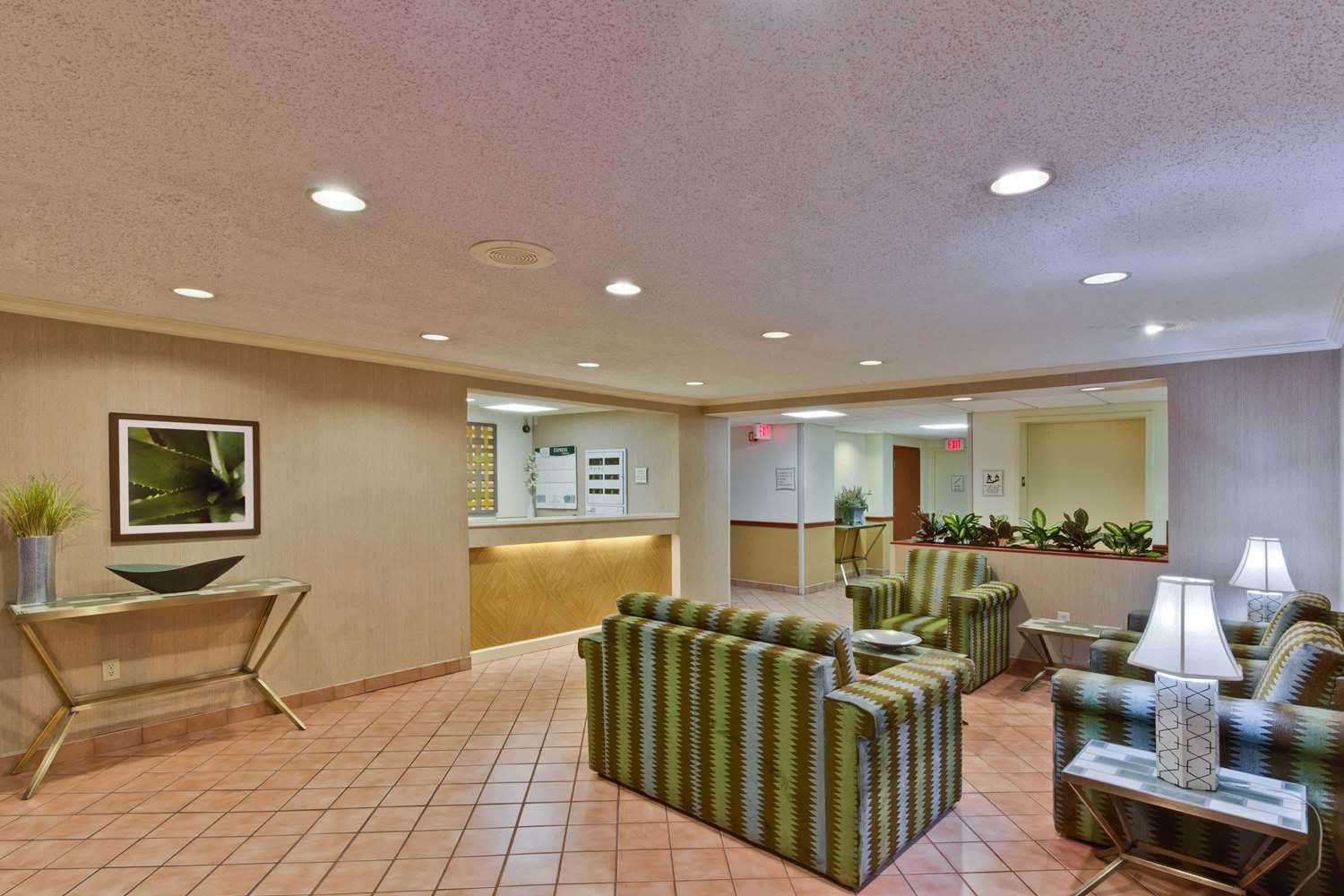 Фото La Quinta Inn & Suites by Wyndham Lakeland East