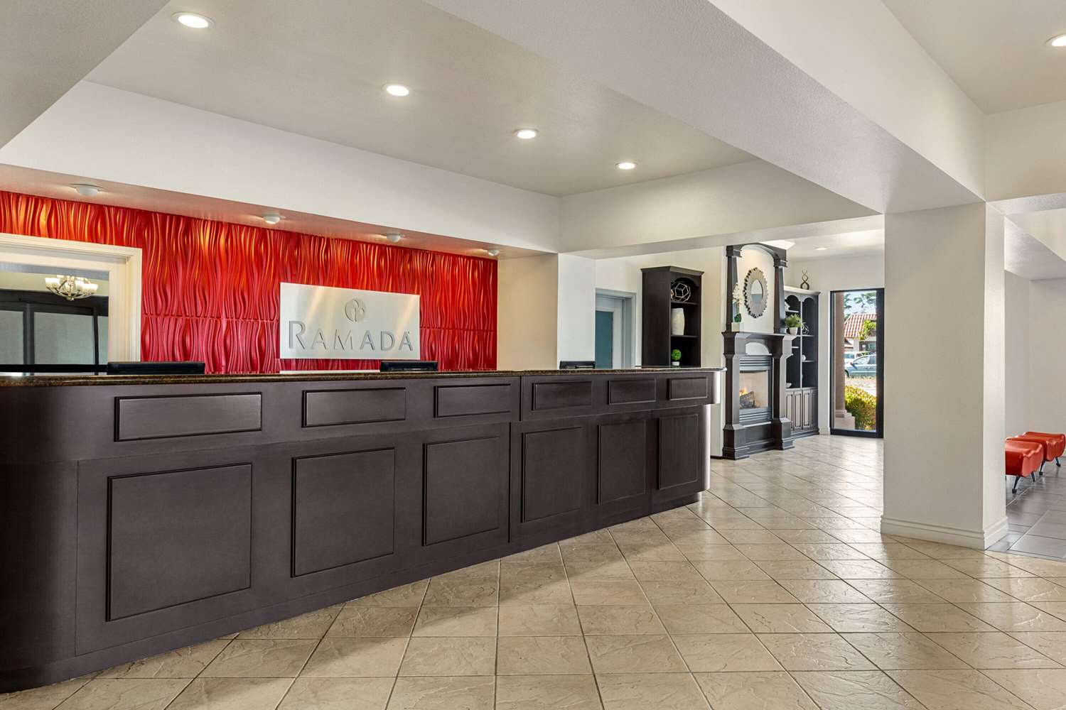 Фото Ramada by Wyndham Marina