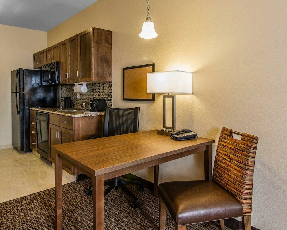 Фото MainStay Suites Watford City - Event Center