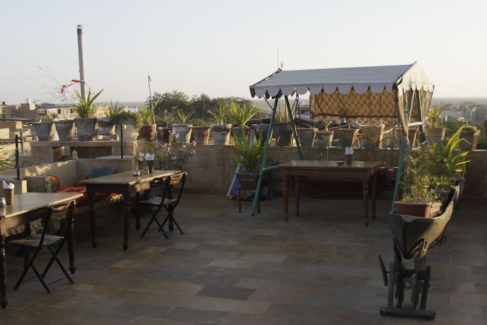 Фото Hotel Shahi Palace