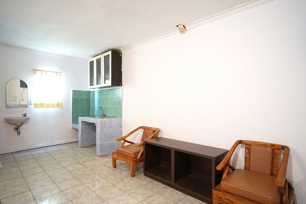 Фото Capital O 2885 Hemra Hotel