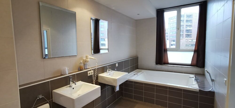 Фото Hotel La Reine