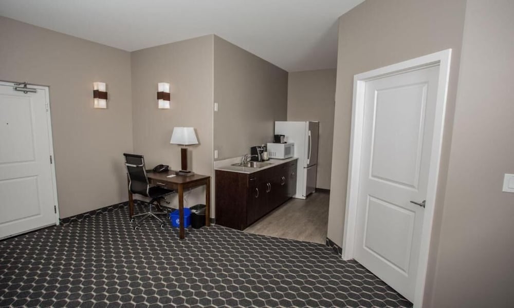 Фото The Souris Hotel