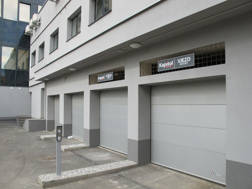 Фото Hotel Kapitol