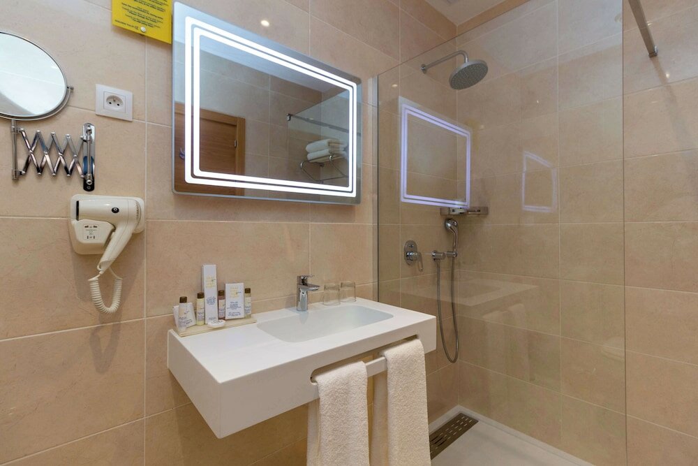 Фото Golden Tulip Opera Alger