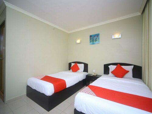 Гостиница Oyo 1027 Hotel London в Сандакане