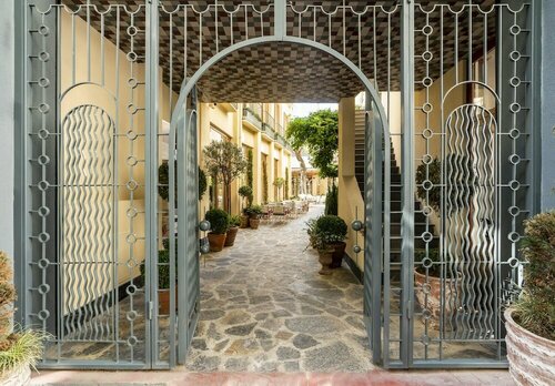 Внешний вид отеля Ecole St. Pierre Hotel в Бейоглу, фото 5