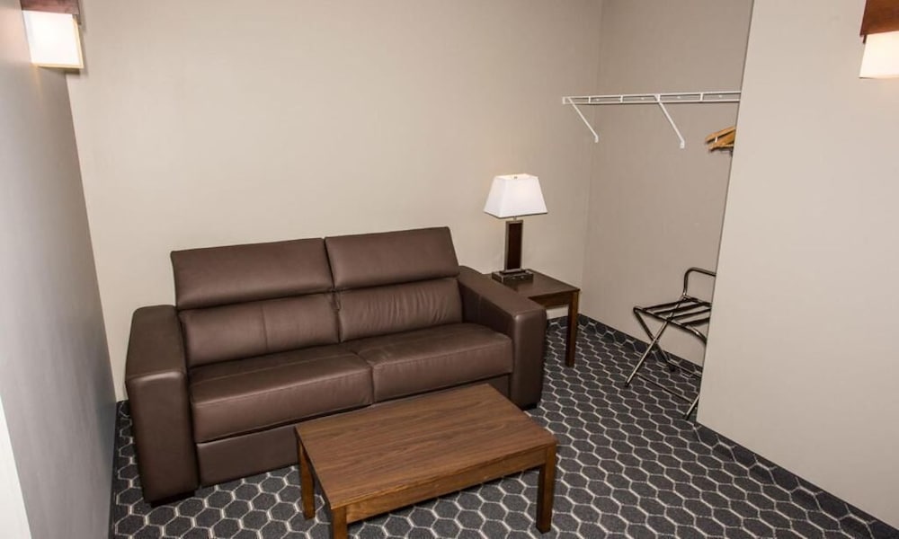 Фото The Souris Hotel