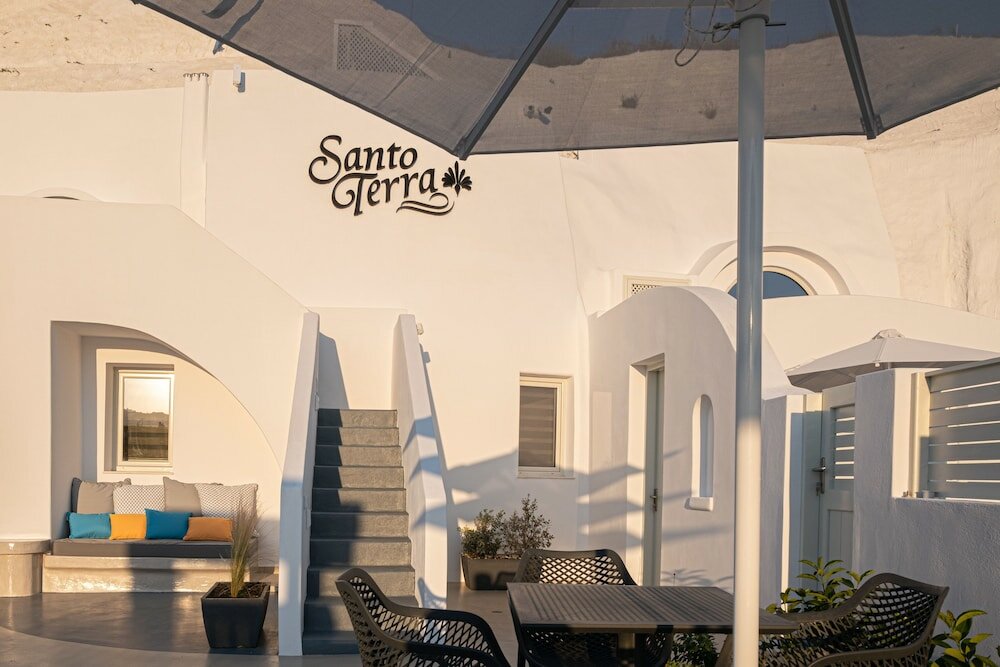 Фото Santoterra Antigua Suites