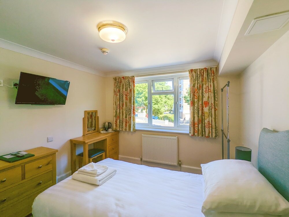 Фото The Grove Hotel