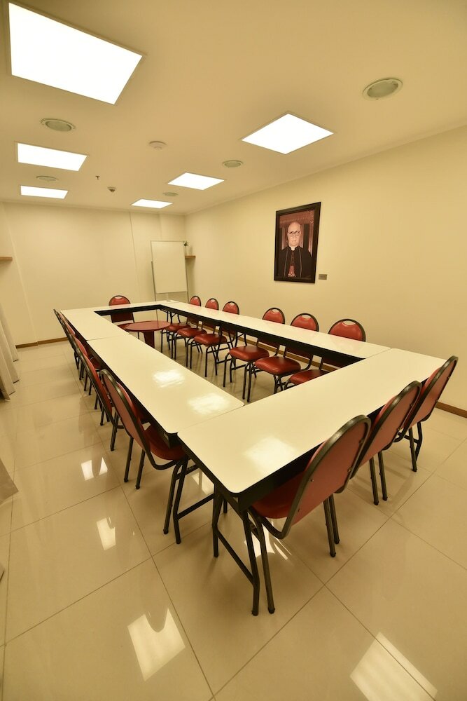 Фото Hotel Rainha dos Apóstolos