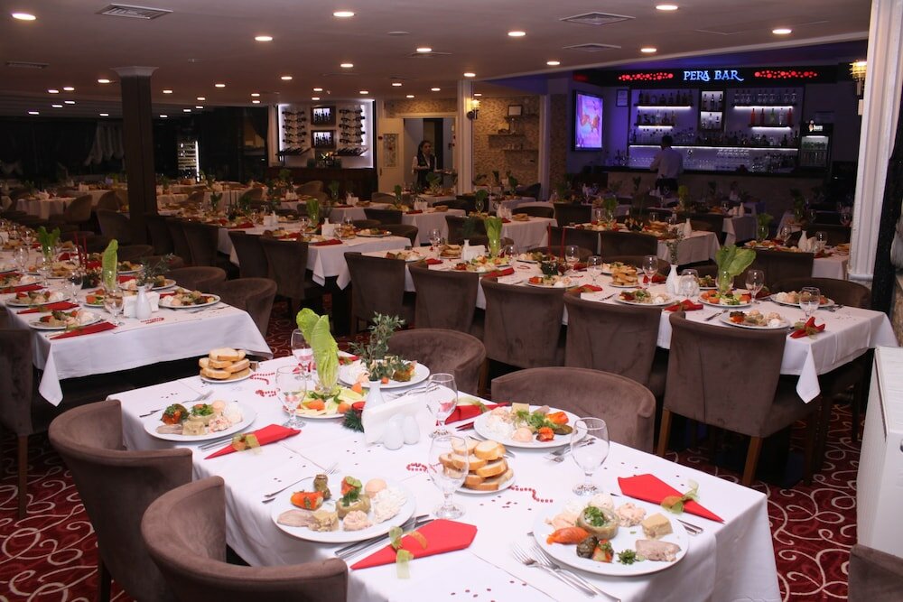 Фото Perama Hotel