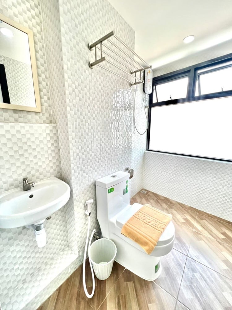 Фото The Lodge Pattaya