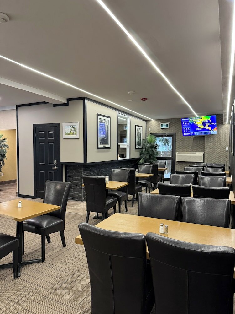 Фото Big Bird Inn Wawa, SureStay Collection by Best Western