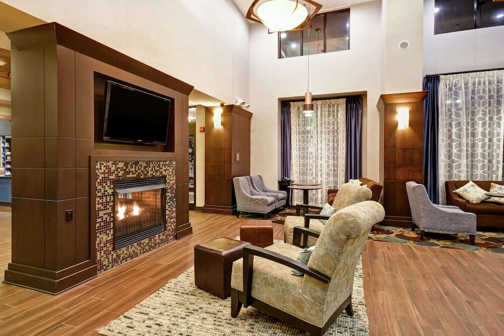 Фото Hampton Inn & Suites Detroit-Canton