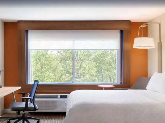 Фото Holiday Inn Express & Suites Aurora, an Ihg Hotel