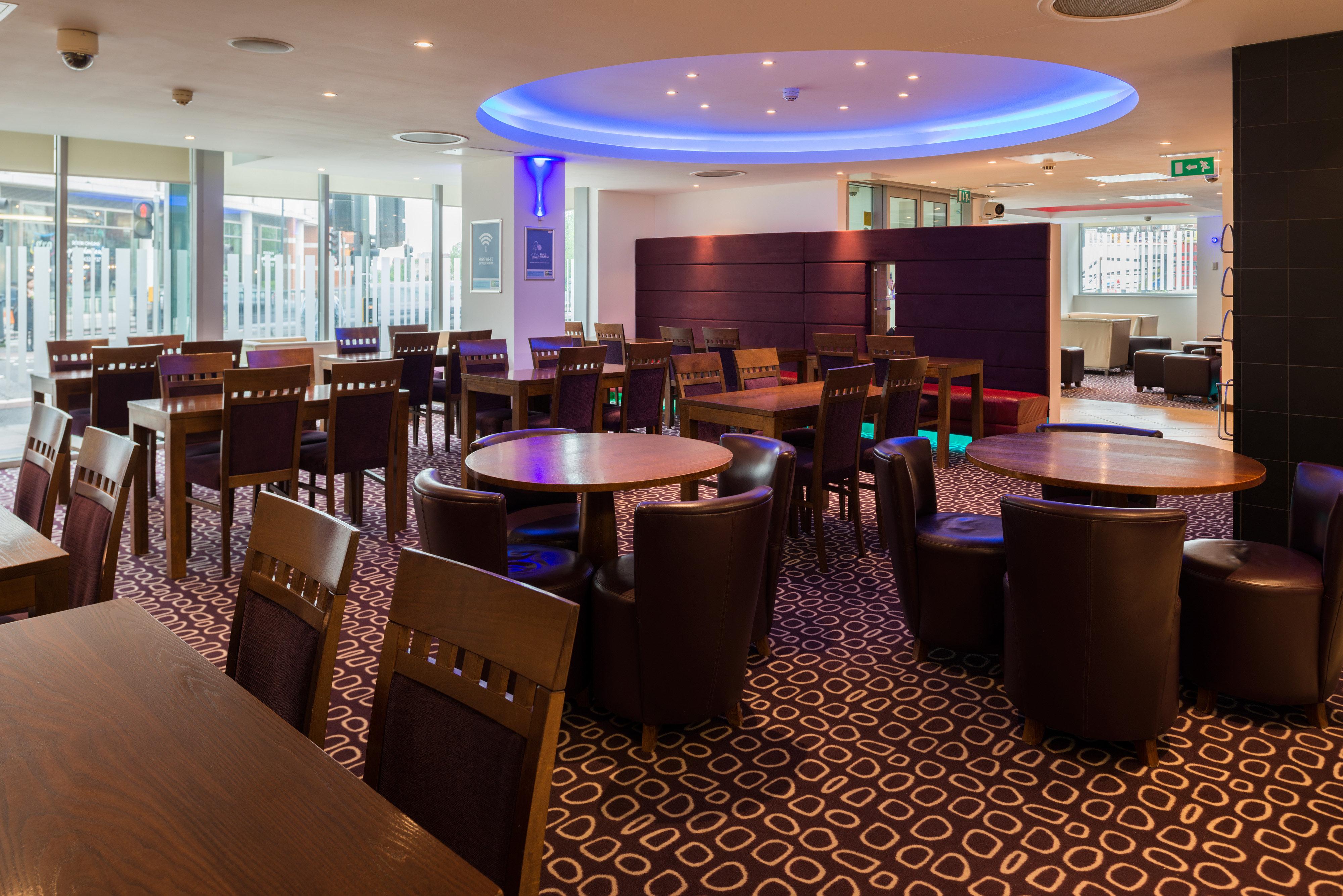 Фото Holiday Inn Express London - Swiss Cottage, an Ihg Hotel