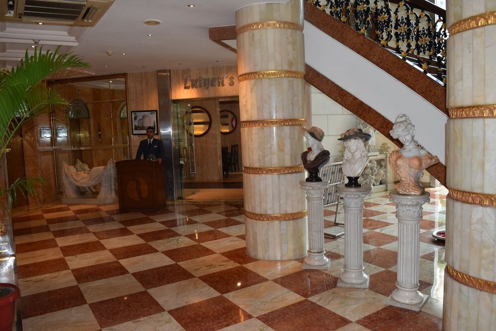 Фото Hotel The Royal Plaza