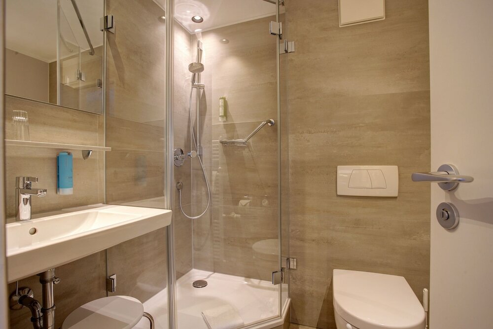 Фото Premier Inn Koeln City Centre