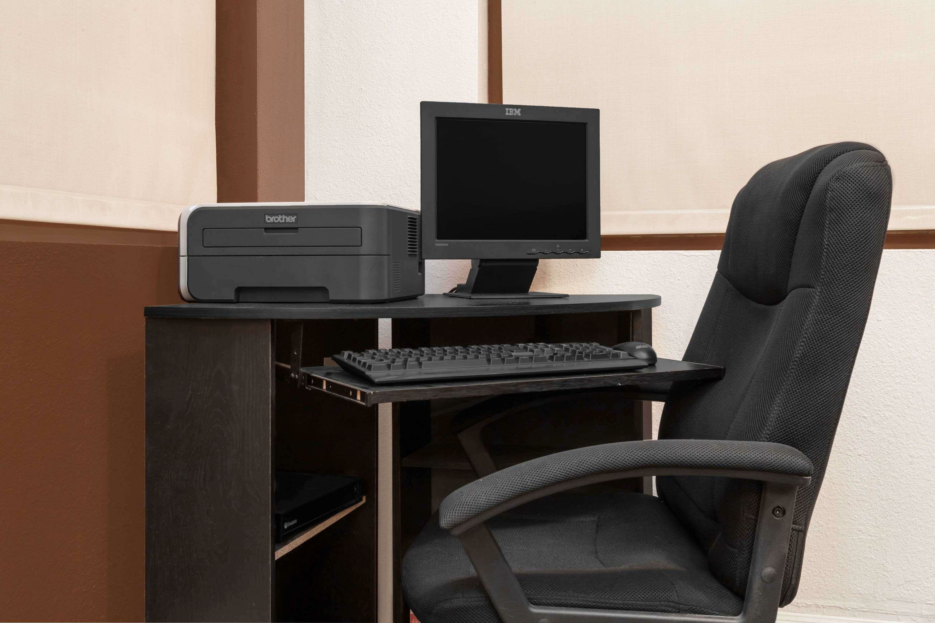 Фото Days Inn by Wyndham Burns