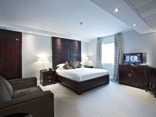 Фото Antoinette Hotel Wimbledon