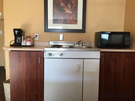 Фото Ramada by Wyndham Surrey/Langley