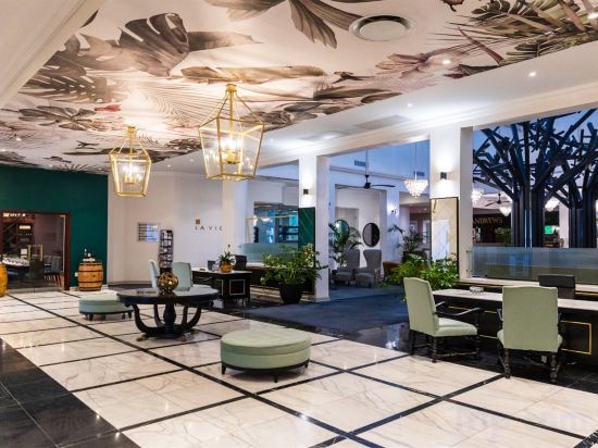 Фото Lord Charles Hotel