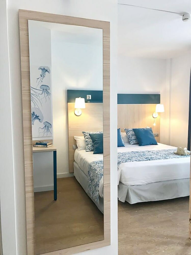 Фото Hotel Salou Beach by Pierre & Vacances