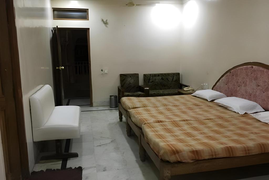 Фото Iroomz Shanbhag Towers International